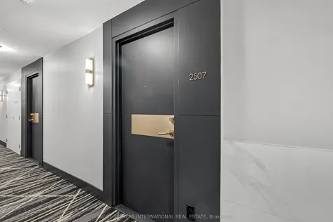18 Yonge Street Toronto ON M5E 1Z8