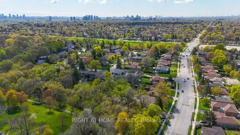 931 Willowdale Avenue Toronto ON M2M 3C3