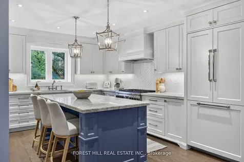 101 Bombay Avenue Toronto ON M3H 1C1