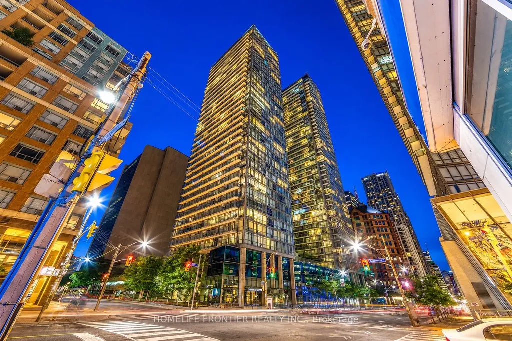 37 Grosvenor Street Toronto ON M4Y 3G5