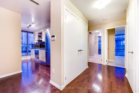 37 Grosvenor Street Toronto ON M4Y 3G5
