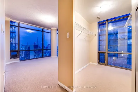 37 Grosvenor Street Toronto ON M4Y 3G5
