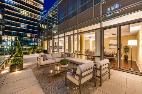 37 Grosvenor Street Toronto ON M4Y 3G5