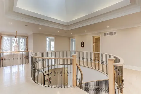 25 Bowan Court Toronto ON M2K 3A8