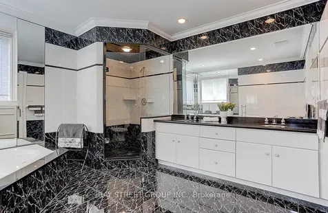 25 Bowan Court Toronto ON M2K 3A8
