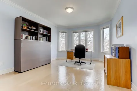 25 Bowan Court Toronto ON M2K 3A8