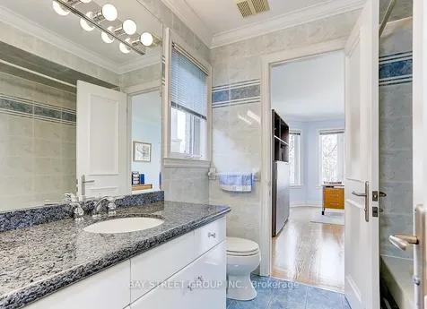 25 Bowan Court Toronto ON M2K 3A8