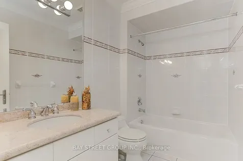 25 Bowan Court Toronto ON M2K 3A8