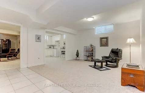 25 Bowan Court Toronto ON M2K 3A8