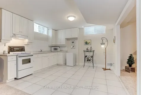 25 Bowan Court Toronto ON M2K 3A8