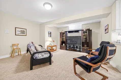 25 Bowan Court Toronto ON M2K 3A8