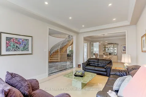 25 Bowan Court Toronto ON M2K 3A8