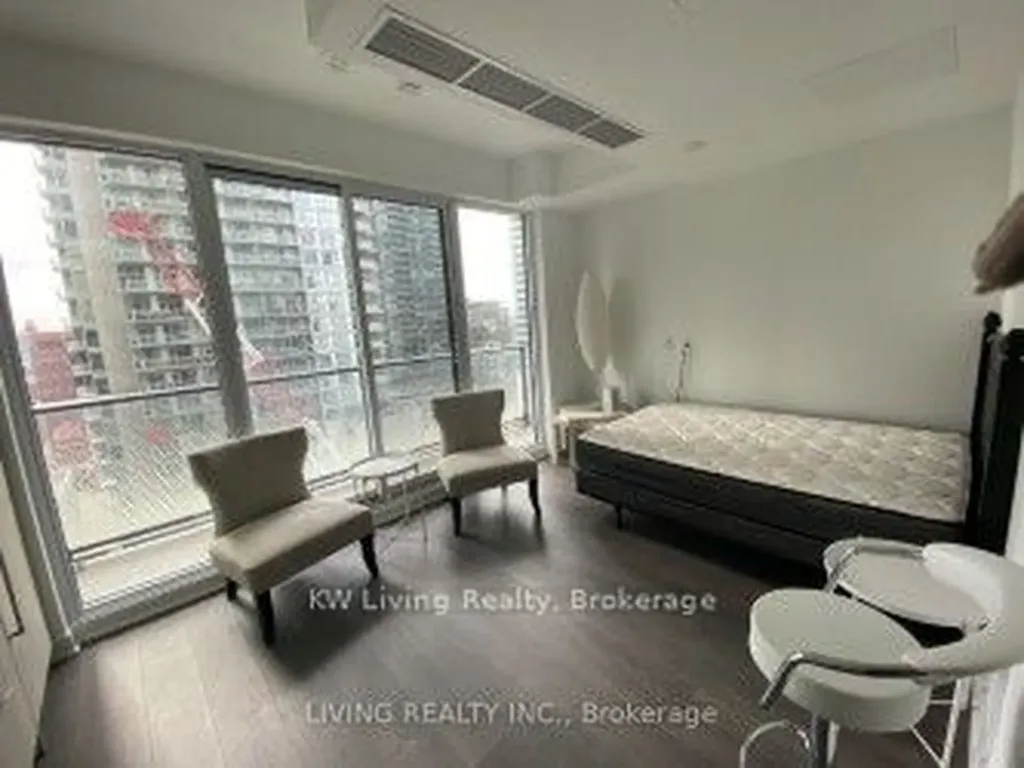 115 Blue Jays Way Toronto ON M5V 0N4