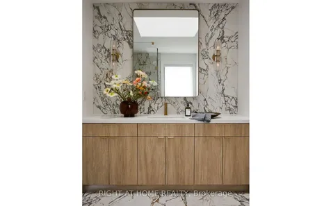 37 Rippleton Road Toronto ON M3B 1H4
