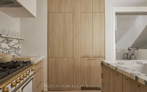 37 Rippleton Road Toronto ON M3B 1H4