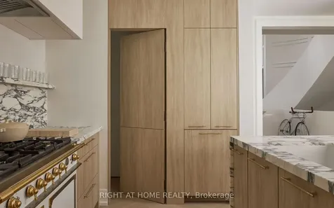 37 Rippleton Road Toronto ON M3B 1H4