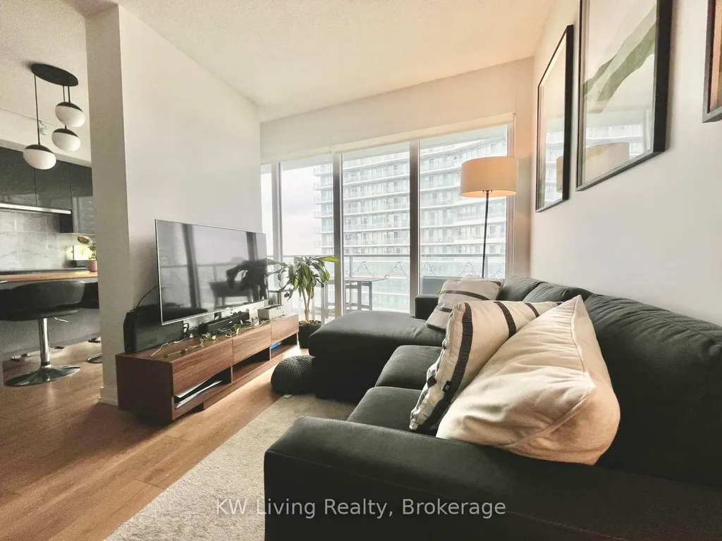 117 Mcmahon Drive Toronto ON M2K 0E4