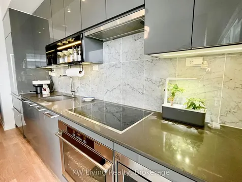 117 Mcmahon Drive Toronto ON M2K 0E4