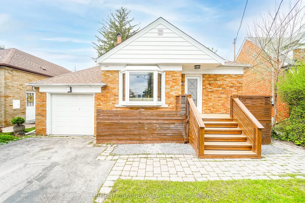 14 Easton Road Toronto ON M2N 2L3