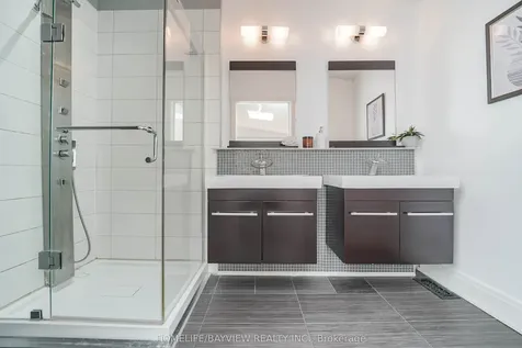 14 Easton Road Toronto ON M2N 2L3