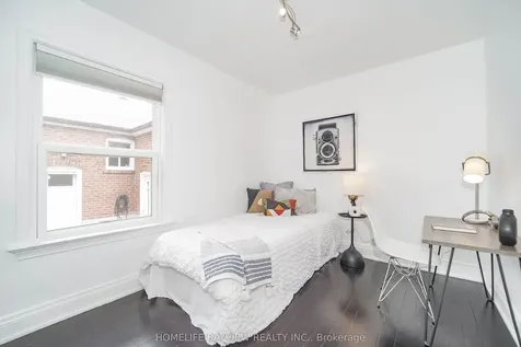 14 Easton Road Toronto ON M2N 2L3