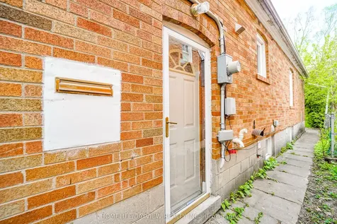 14 Easton Road Toronto ON M2N 2L3