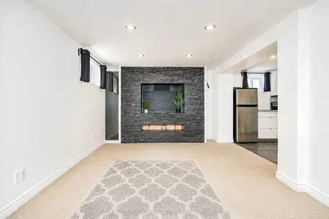 14 Easton Road Toronto ON M2N 2L3