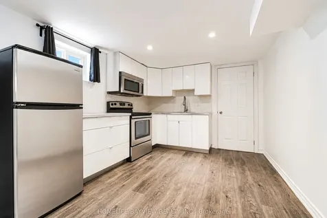 14 Easton Road Toronto ON M2N 2L3