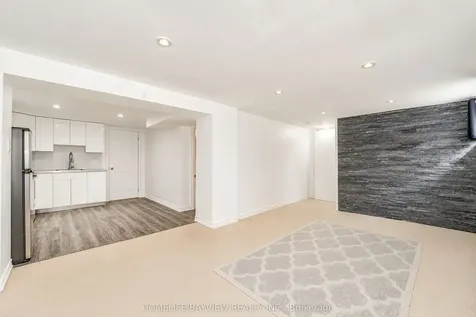 14 Easton Road Toronto ON M2N 2L3