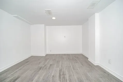 14 Easton Road Toronto ON M2N 2L3