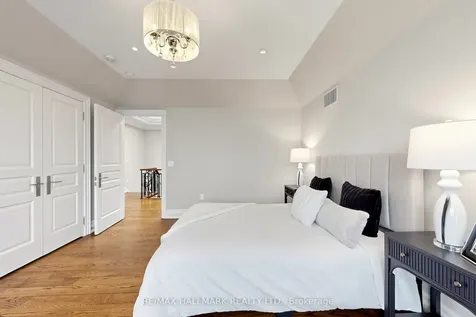 50 Lloydminster Crescent Toronto ON M2M 2S1