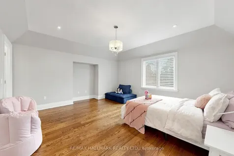 50 Lloydminster Crescent Toronto ON M2M 2S1