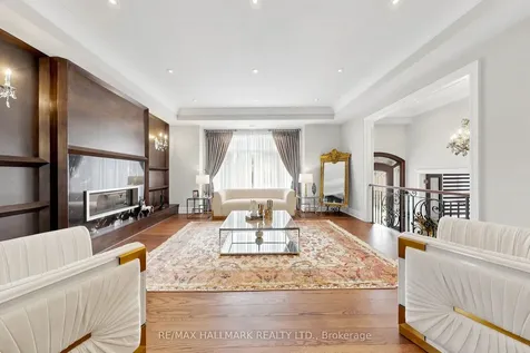 50 Lloydminster Crescent Toronto ON M2M 2S1