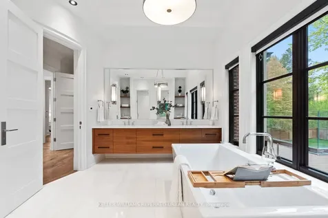 45 Norden Crescent Toronto ON M3B 1B7