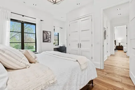 45 Norden Crescent Toronto ON M3B 1B7