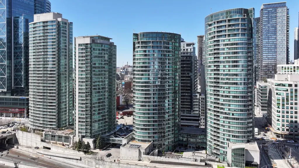 373 Front Street W Toronto ON M5V 3R7