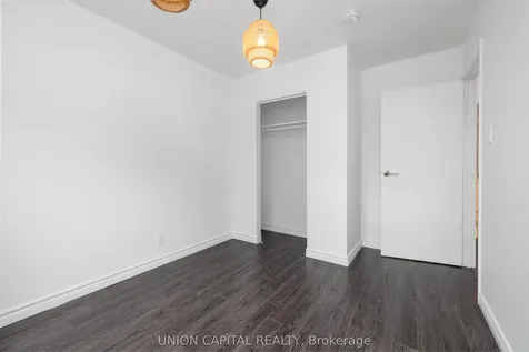 34 Lisburn Crescent Toronto ON M2J 2Z5