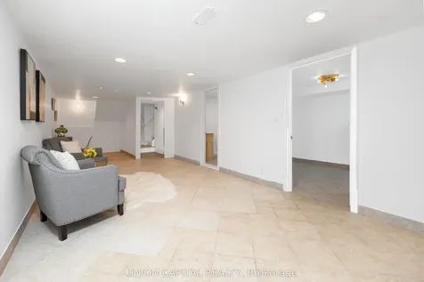 34 Lisburn Crescent Toronto ON M2J 2Z5