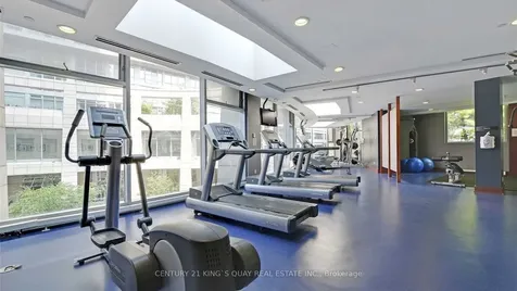 2181 Yonge Street Toronto ON M4S 3H7