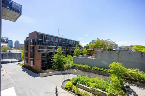60 Bathurst Street Toronto ON M5V 2P4