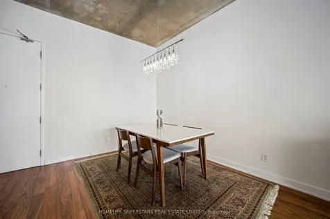 60 Bathurst Street Toronto ON M5V 2P4
