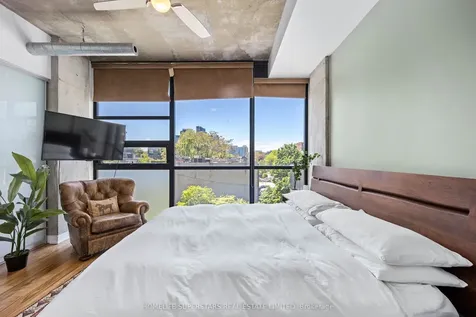 60 Bathurst Street Toronto ON M5V 2P4