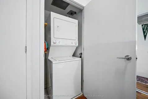 60 Bathurst Street Toronto ON M5V 2P4