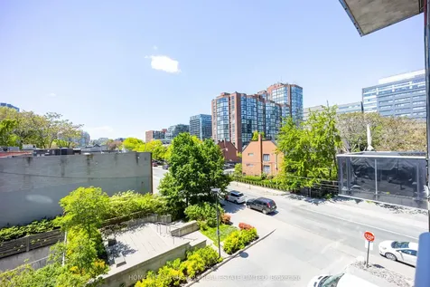 60 Bathurst Street Toronto ON M5V 2P4