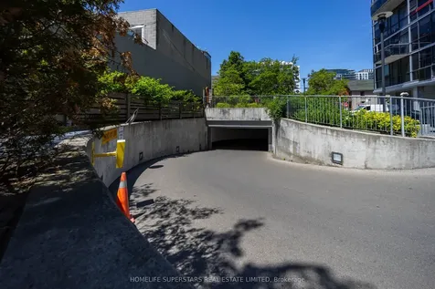 60 Bathurst Street Toronto ON M5V 2P4
