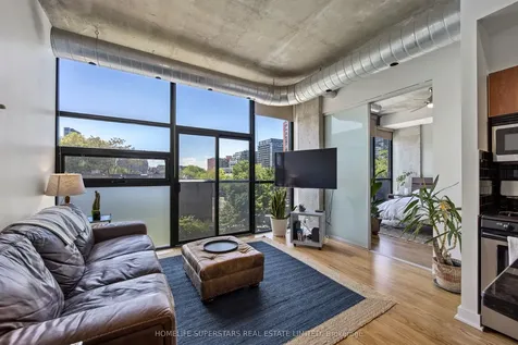 60 Bathurst Street Toronto ON M5V 2P4