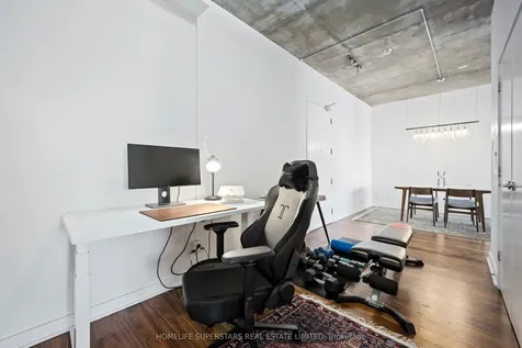 60 Bathurst Street Toronto ON M5V 2P4
