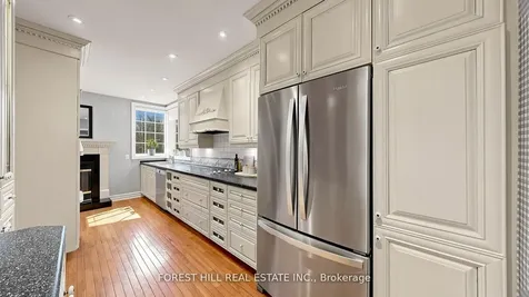 153 Glengrove Avenue W Toronto ON M4R 1P1