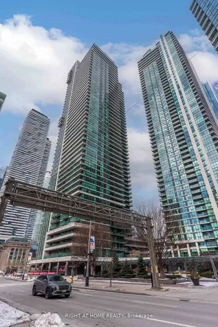 33 Bay Street Toronto ON M5J 2Z3