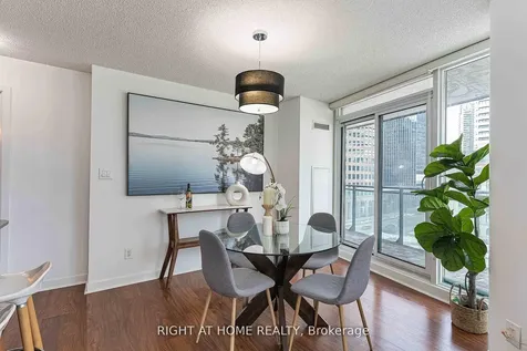 33 Bay Street Toronto ON M5J 2Z3